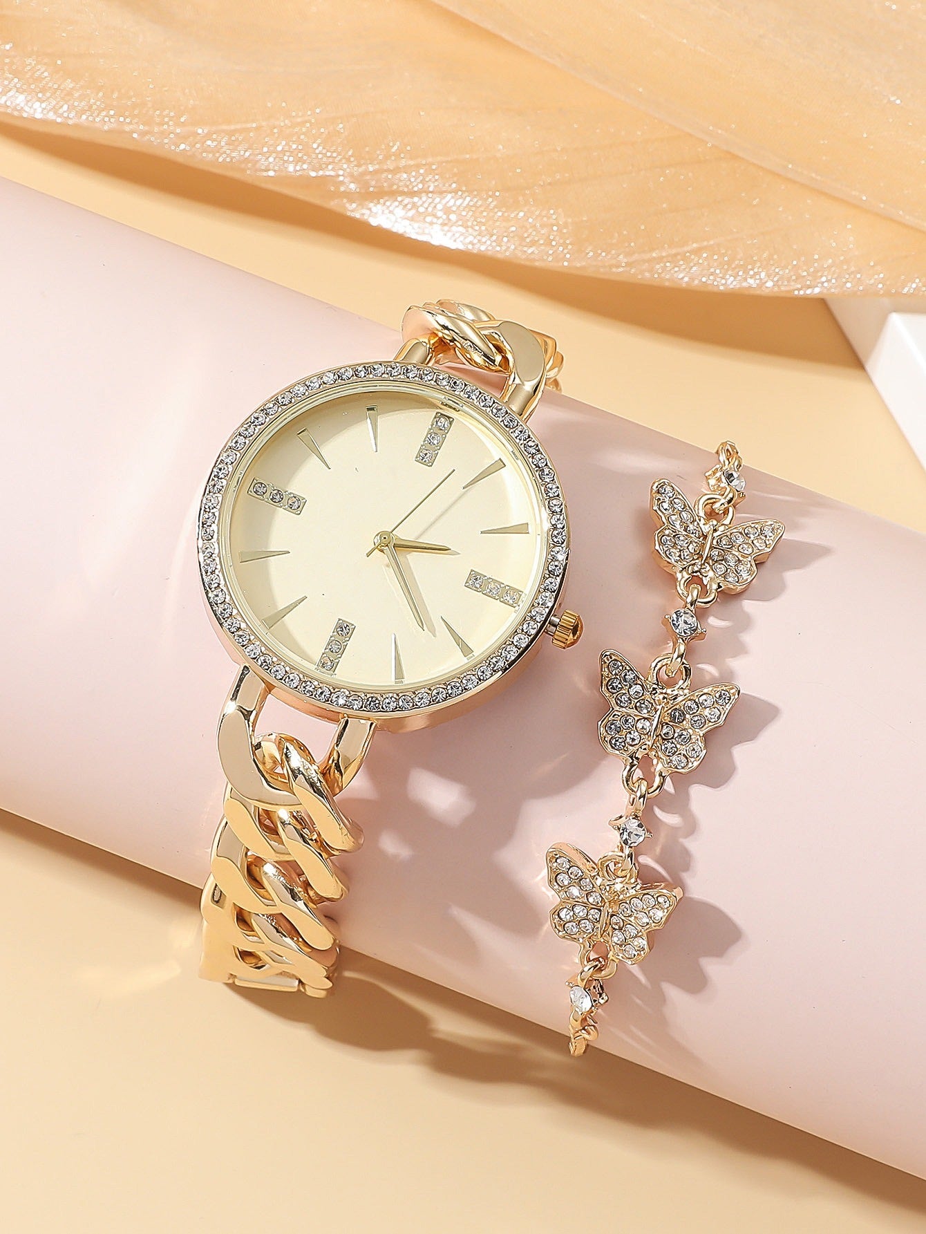 Serene Chain Timepiece